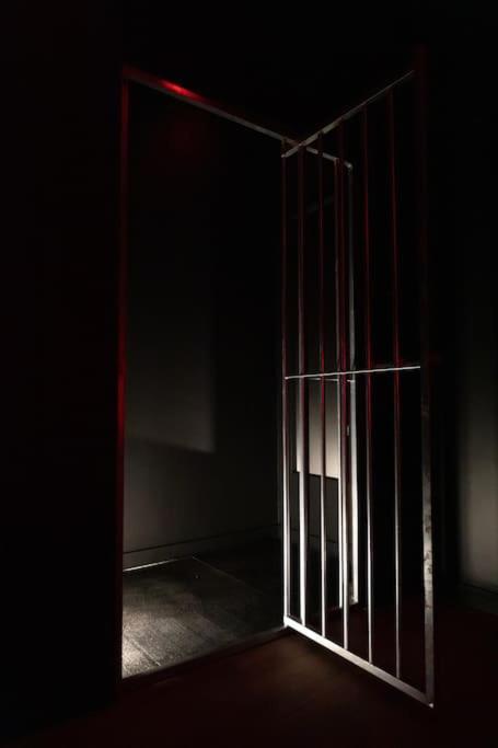 Loveroom O Diable Des Plaisirs Avec Jacuzzi Tourcoing Exteriör bild
